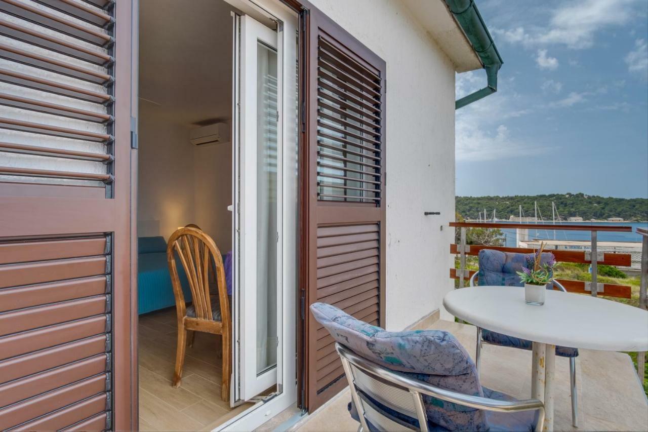 Apartment Marika Mali Losinj Luaran gambar